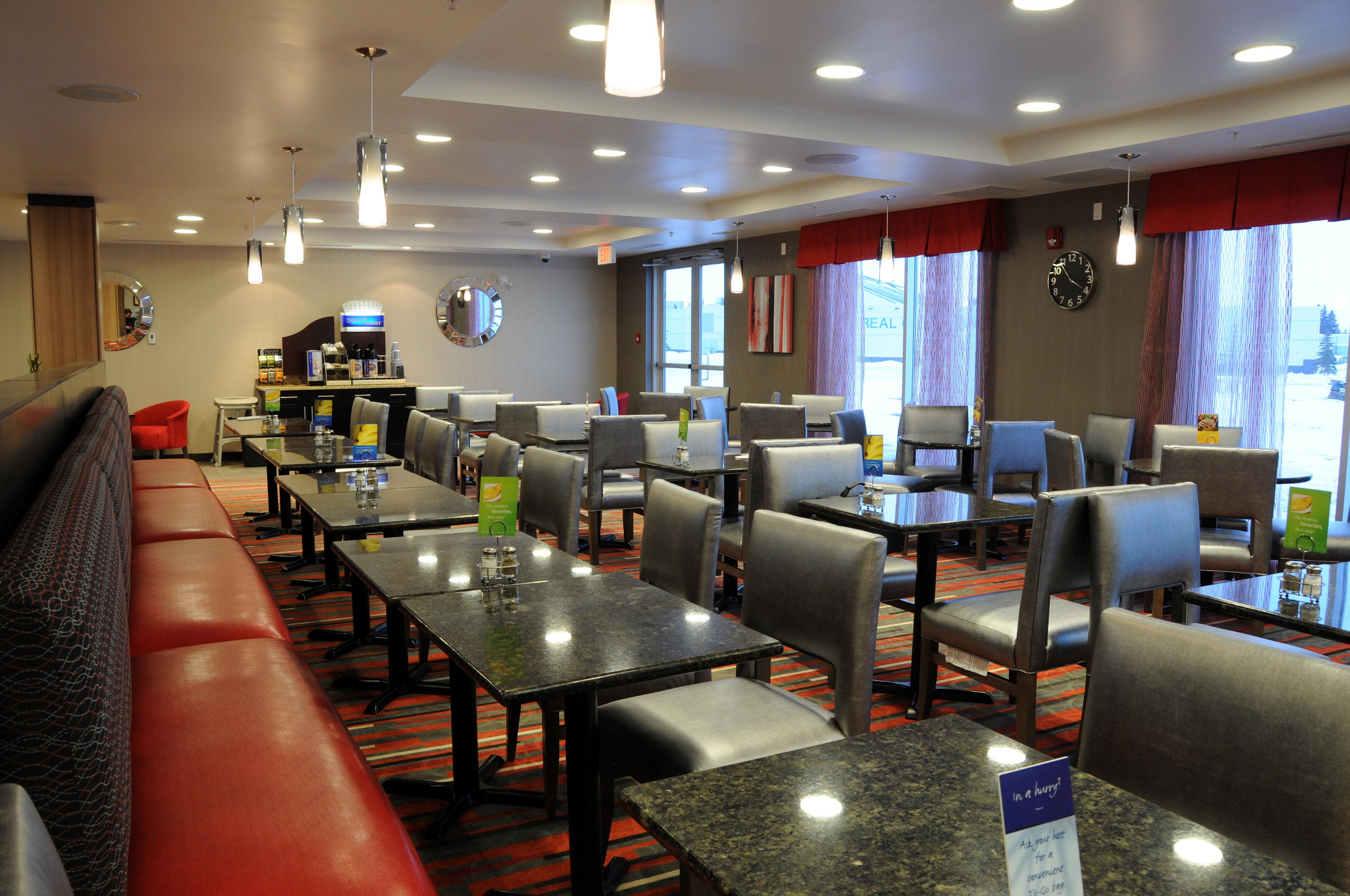 Chateau Inn & Suites Bonnyville מראה חיצוני תמונה