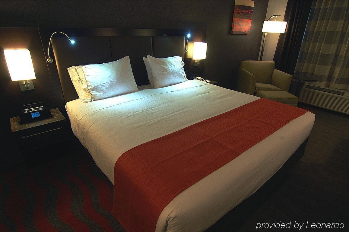Chateau Inn & Suites Bonnyville מראה חיצוני תמונה