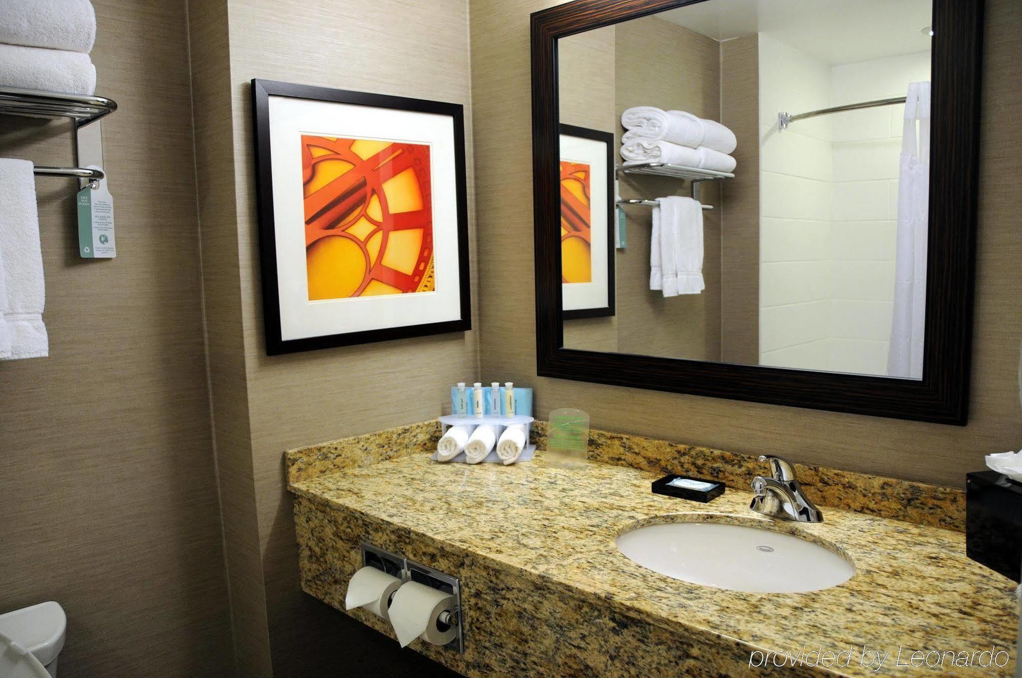 Chateau Inn & Suites Bonnyville מראה חיצוני תמונה