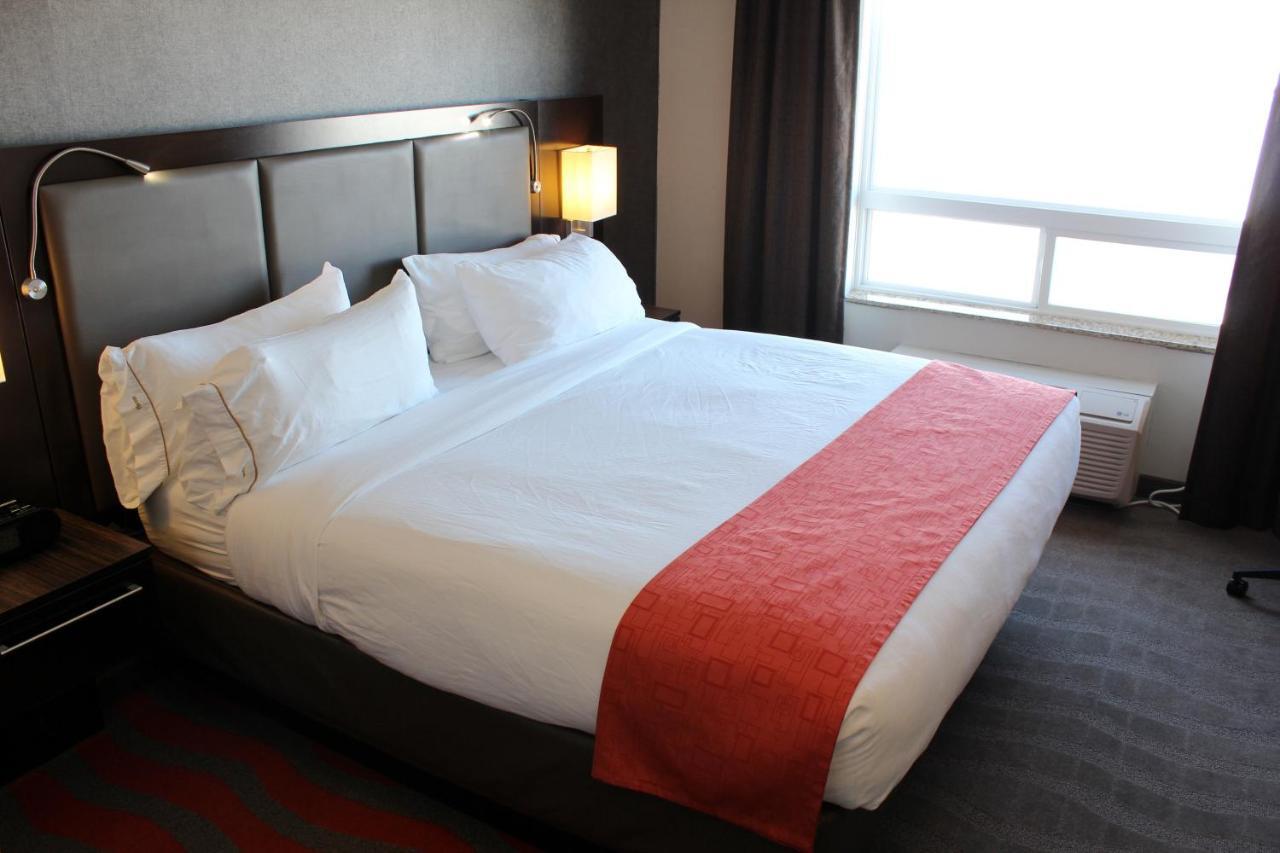 Chateau Inn & Suites Bonnyville מראה חיצוני תמונה
